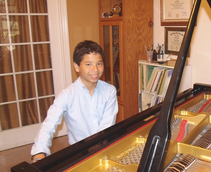 Nicolas Martínez at RM pianostudio