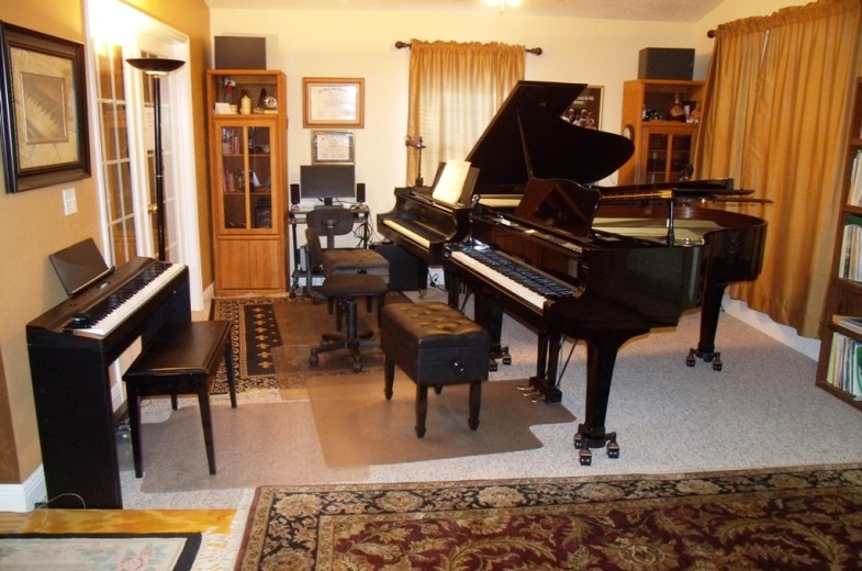 Piano studio with 2 grands